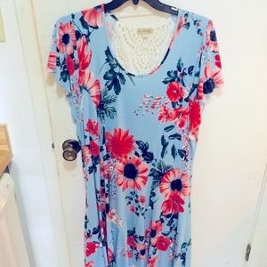 “Live and Let Live” Plus size Floral Dress!